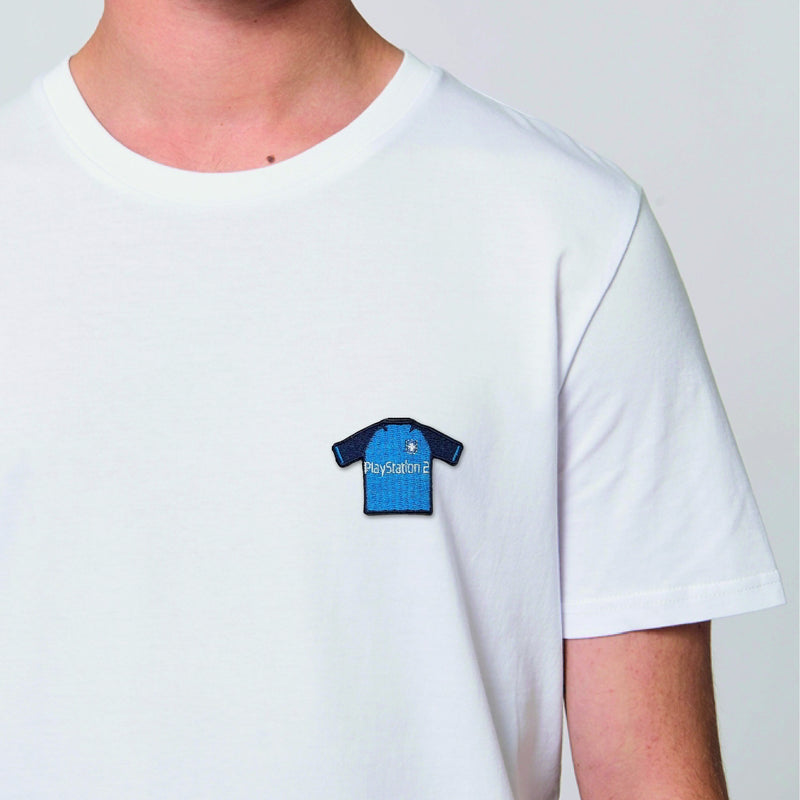 T-shirt brodé Auxerre maillot bleu ciel et marine années 2000, coloris blanc - Maison Ferveur